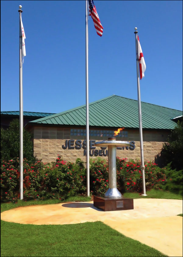 jesse-owens-museum_front_with-flags